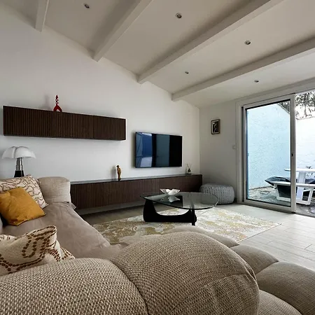 Renovee A - 6 Pers - Climatisation - Wifi - Stationnement - Fr-1-705-107 *