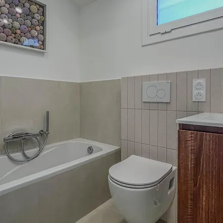 Renovee A La Palmyre - 6 Pers - Climatisation - Wifi - Stationnement - Fr-1-705-107 بيت للعطل *